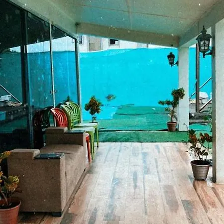 Guest house White House Goregaon *