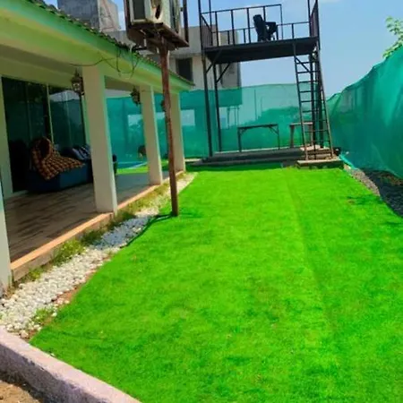 White House Goregaon Guest house