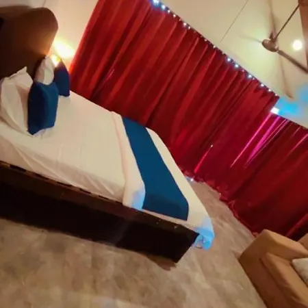 White House Goregaon Guest house *