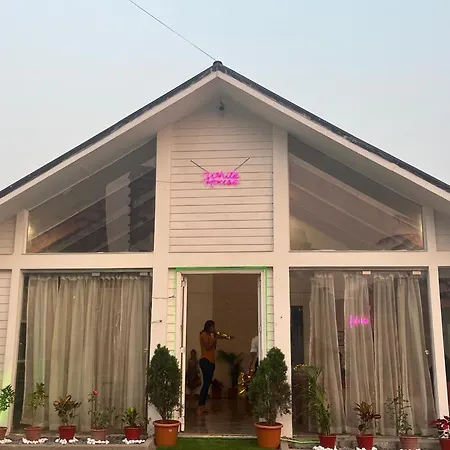 Guest house White House Goregaon *