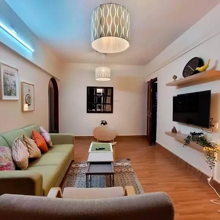 Mon Desire 5, Perry Cross Rd, Bandra West By Connekt Homes Apartment
