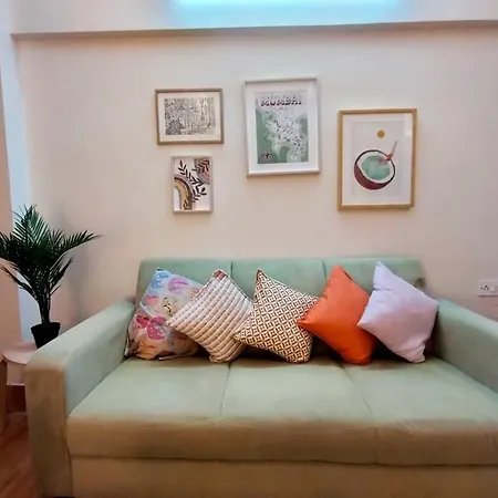 Mon Desire 5, Perry Cross Rd, Bandra West By Connekt Homes Apartment *