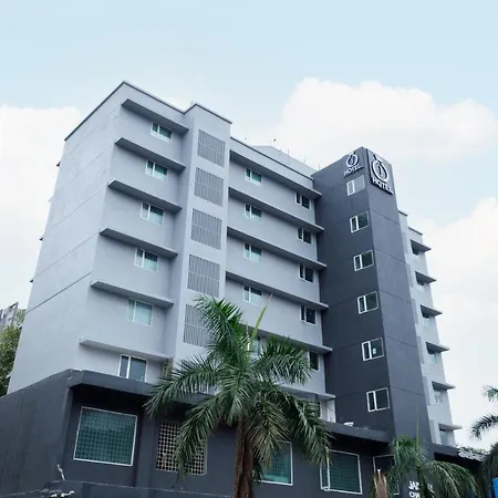 Hotel J And Banquets 3*