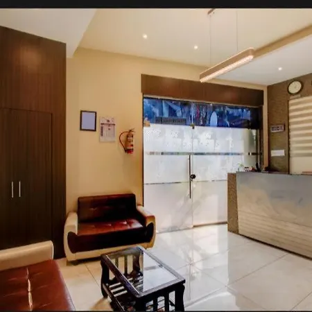 Emerald Near T2 International Airport 3* Mumbai