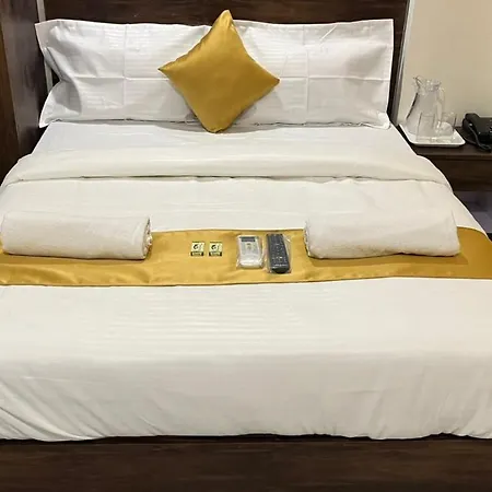Plaza - Prabhadevi Dadar Hotel Mumbai