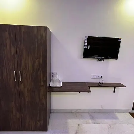 Plaza - Prabhadevi Dadar Hotel 3*