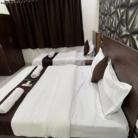 Hotel Plaza - Prabhadevi Dadar Mumbai