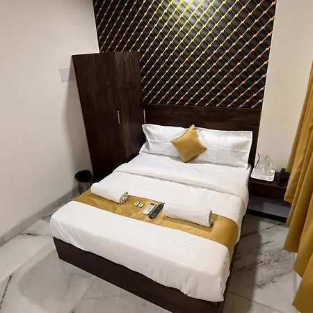 Plaza - Prabhadevi Dadar Hotel