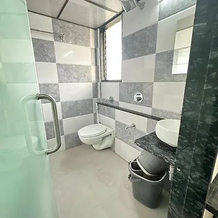 Hotel Fabhotel Rs Regency