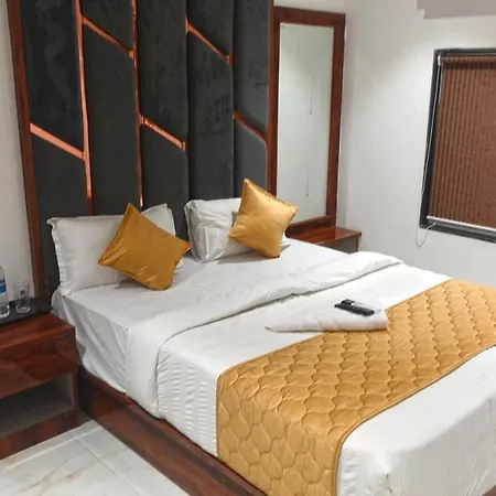 Hotel Palms Residency, Chembur