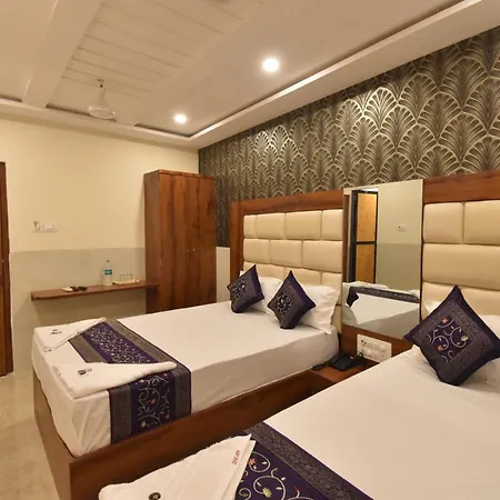 Dream Palace Residency - Near To Us Embassy Bkc 2*