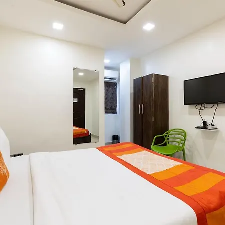 Girgaon Palace Near Chowpatty Hotel