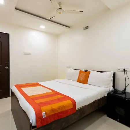 Girgaon Palace Near Chowpatty 3*