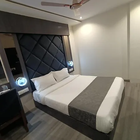 Classio Andheri - Near Dn Nagar Metro Station 3* Mumbai