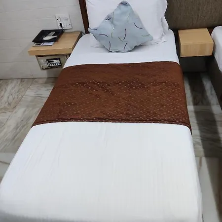Capital Hotel 2*