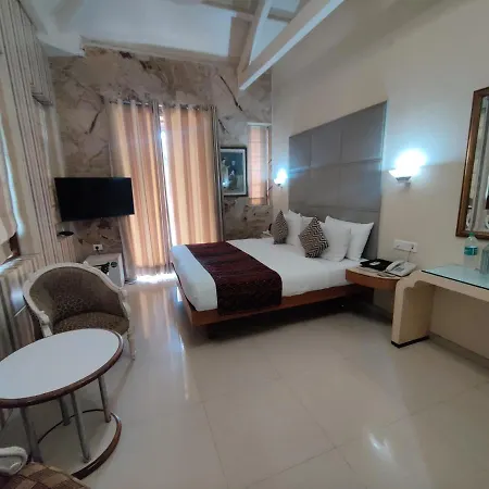 Hotel Capital 2*