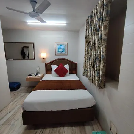 Hotel Capital 2*