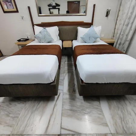 Hotel Capital 2*