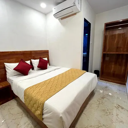 Delmond Prime- Near Nesco Hotel