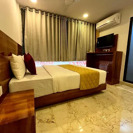 Delmond Prime- Near Nesco Hotel 3*