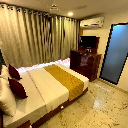 Delmond Prime- Near Nesco Hotel