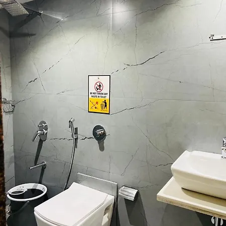 Hotel Larmont Luxury Mumbai