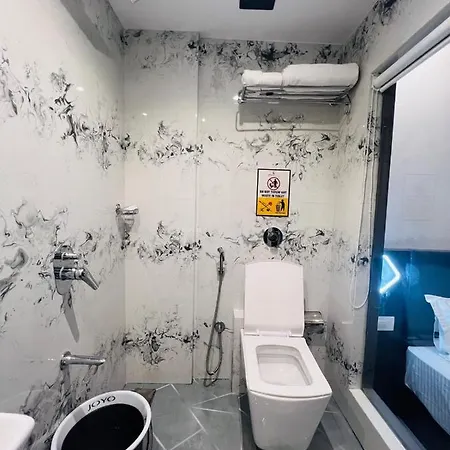 Hotel Larmont Luxury Mumbai