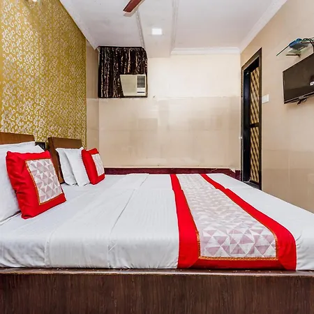 Hotel Felix Residency - Near Airport Road 3*