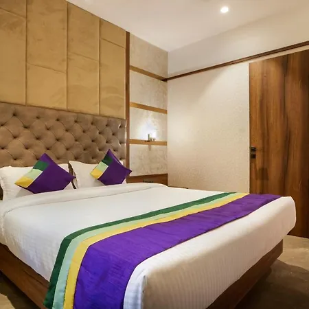 Treebo Premium Savera Hotel 4*