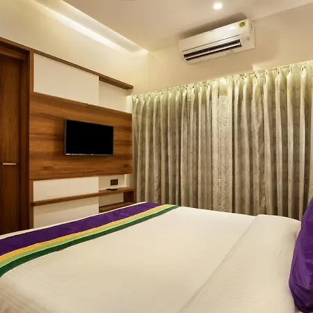 Treebo Premium Savera Hotel 4*