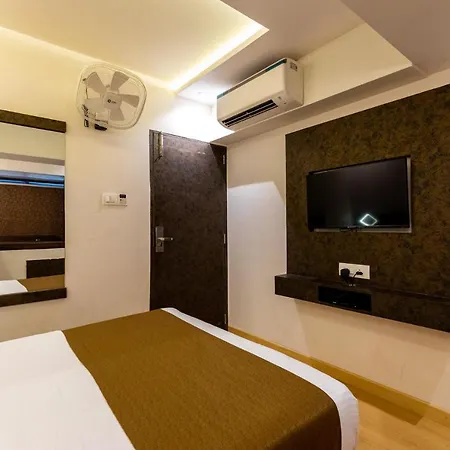 Larmont Luxury Hotel