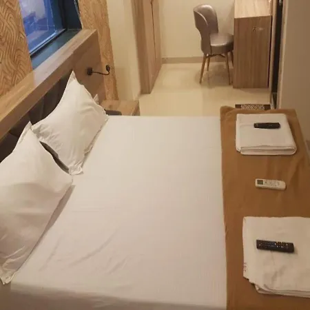 Hotel Godavari 3*
