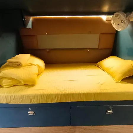 Sleeping Monks Hostel *