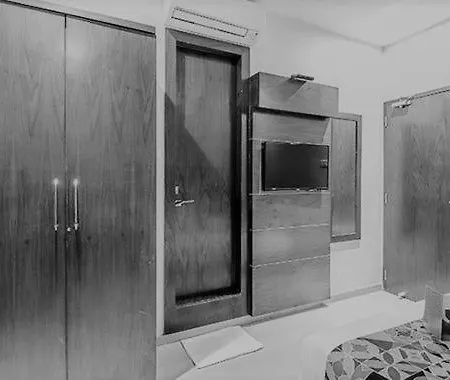 Hotel Fabhotel Realm 3*