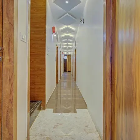Treebo Andheri East Hotel 3*