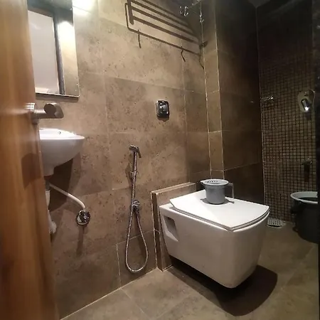 Kishan Lodging & Boarding Hotel