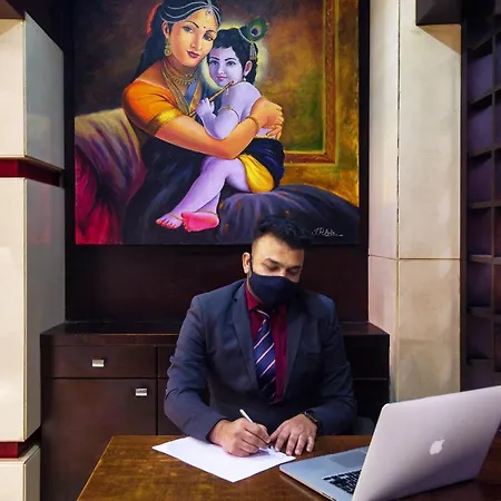 Arnna-Nesco Goregaon Hotel 4*