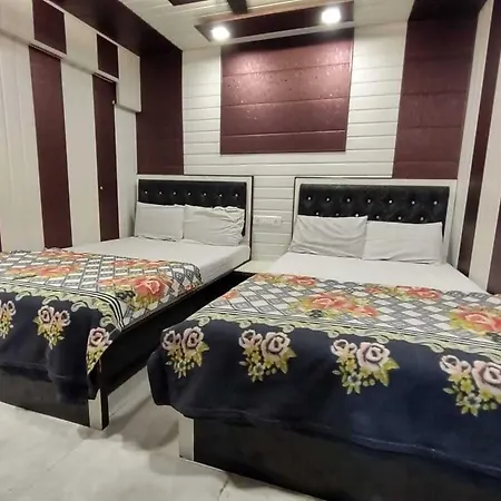 Oyo Flagship 80644 Noble Palace Hotel Mumbai
