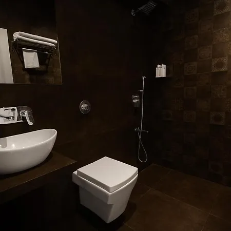 Arnna-Nesco Goregaon Hotel