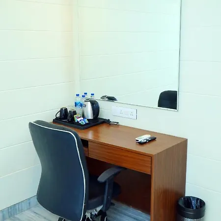 Country & By Turtle - Airport Hotel 3*