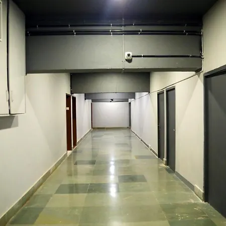 Hotel Country & By Turtle - Airport 3*