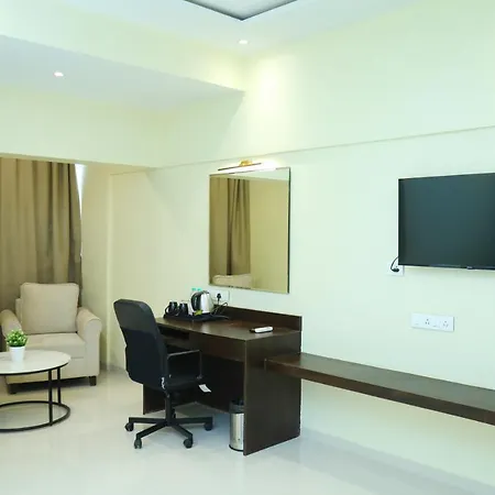 Hotel Country & By Turtle - Airport 3*