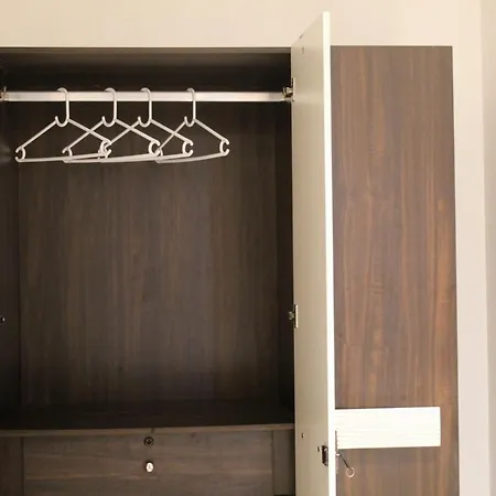 Maxxvalue Hiranandani Powai Apartment *