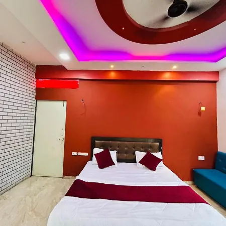Goregaon Guest house *