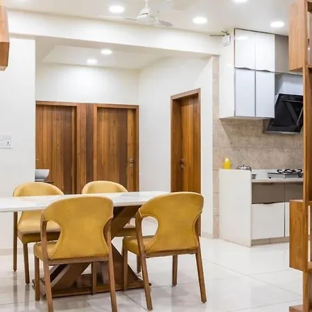 One Avinghna Park Royal Service At Apartment