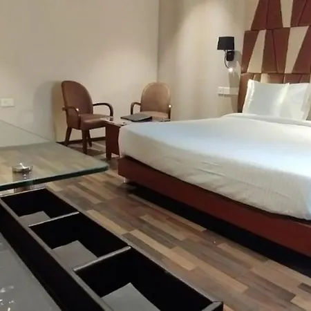 Adiva Residency Beacon, Grant Road, 3* Mumbai