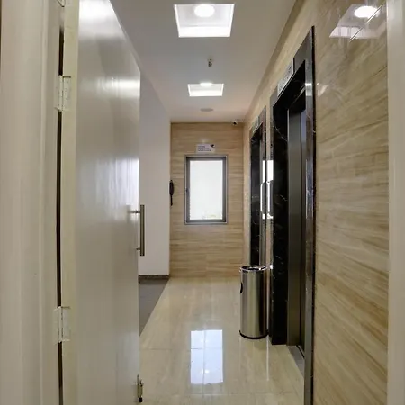 Ozone Colaba Hotel 3*
