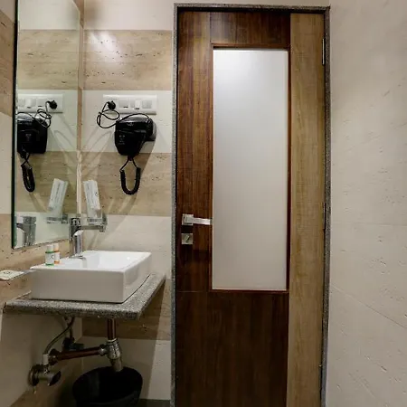 Ozone Colaba Hotel