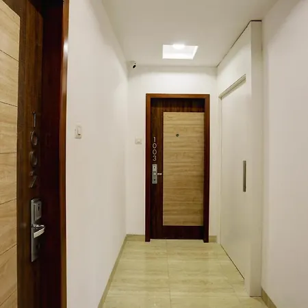 Ozone Colaba Hotel 3*