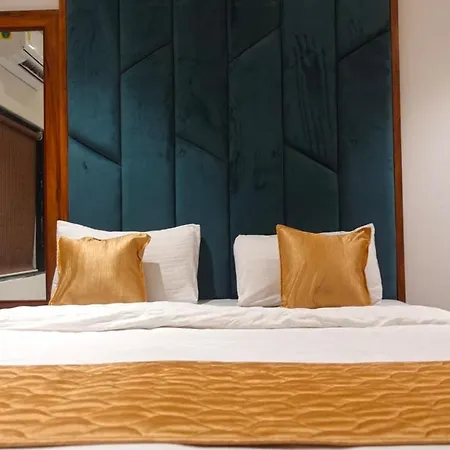 Hotel Palms Residency, Chembur